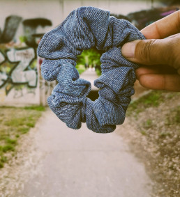 Upcycled Scrunchie blau